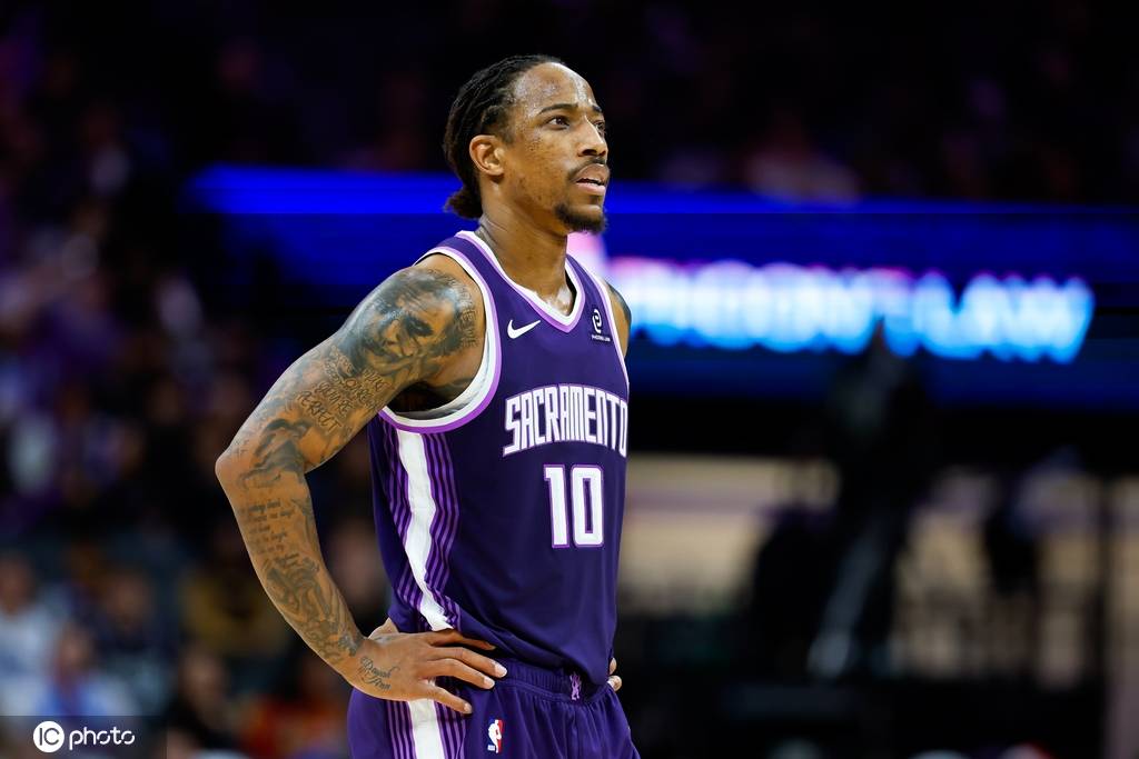 勇士有意德罗赞和克拉克斯顿 正尝试三方交易